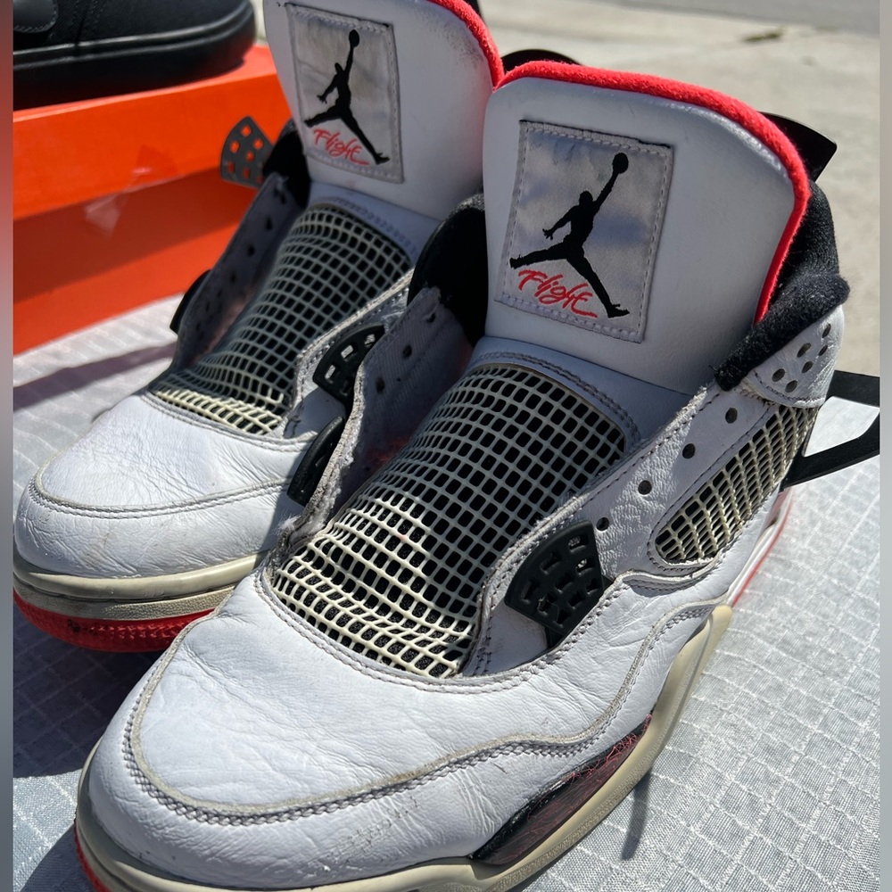 Jordan 4s